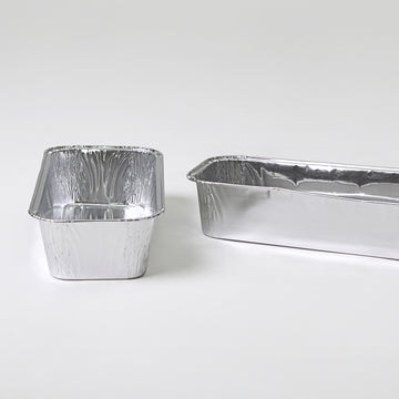 Vaschette di alluminio in due diverse prospettive